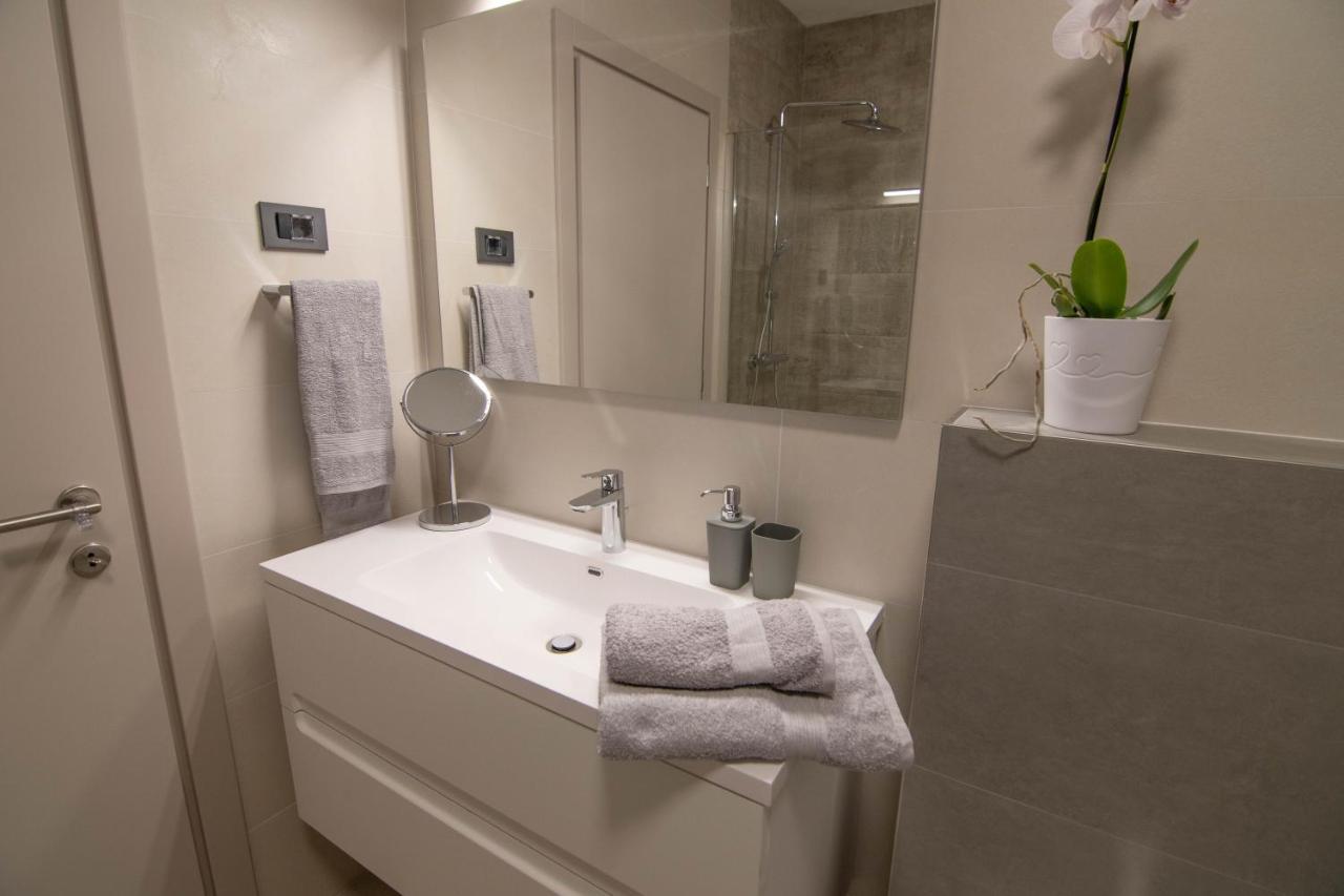 Apartment Luxury Faro With Sea View And Swimming Pool