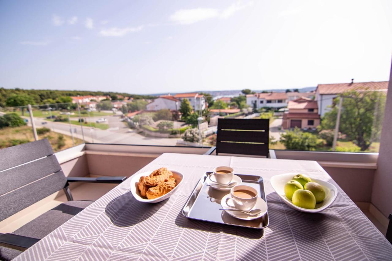 Luxury Faro With Sea View And Swimming Pool Premantura